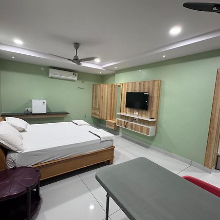 Yanam Resorts Exteriér fotografie