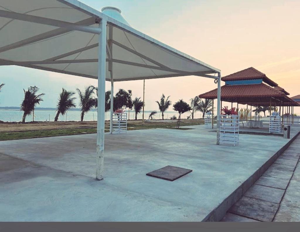 Yanam Resorts Exteriér fotografie