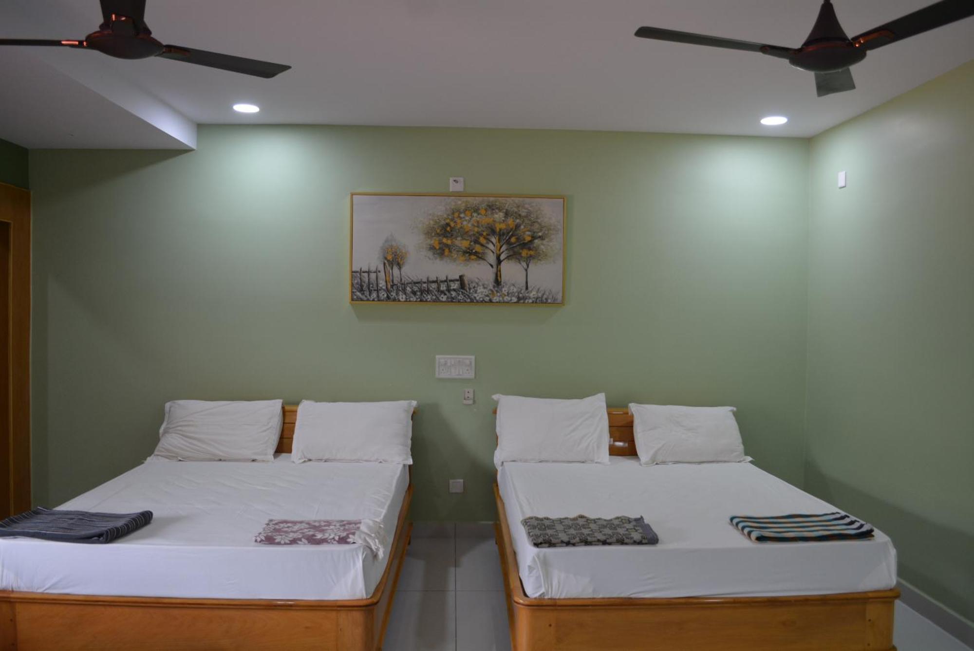 Yanam Resorts Exteriér fotografie