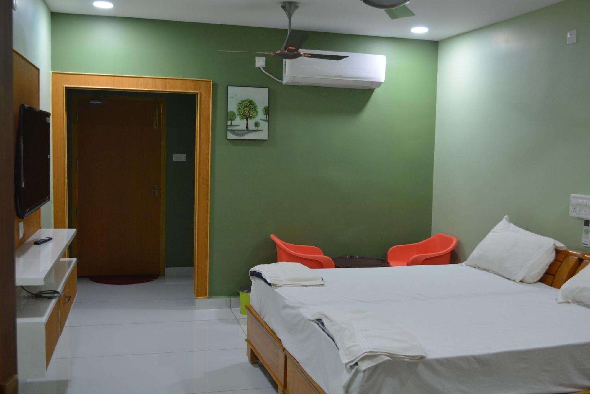 Yanam Resorts Exteriér fotografie