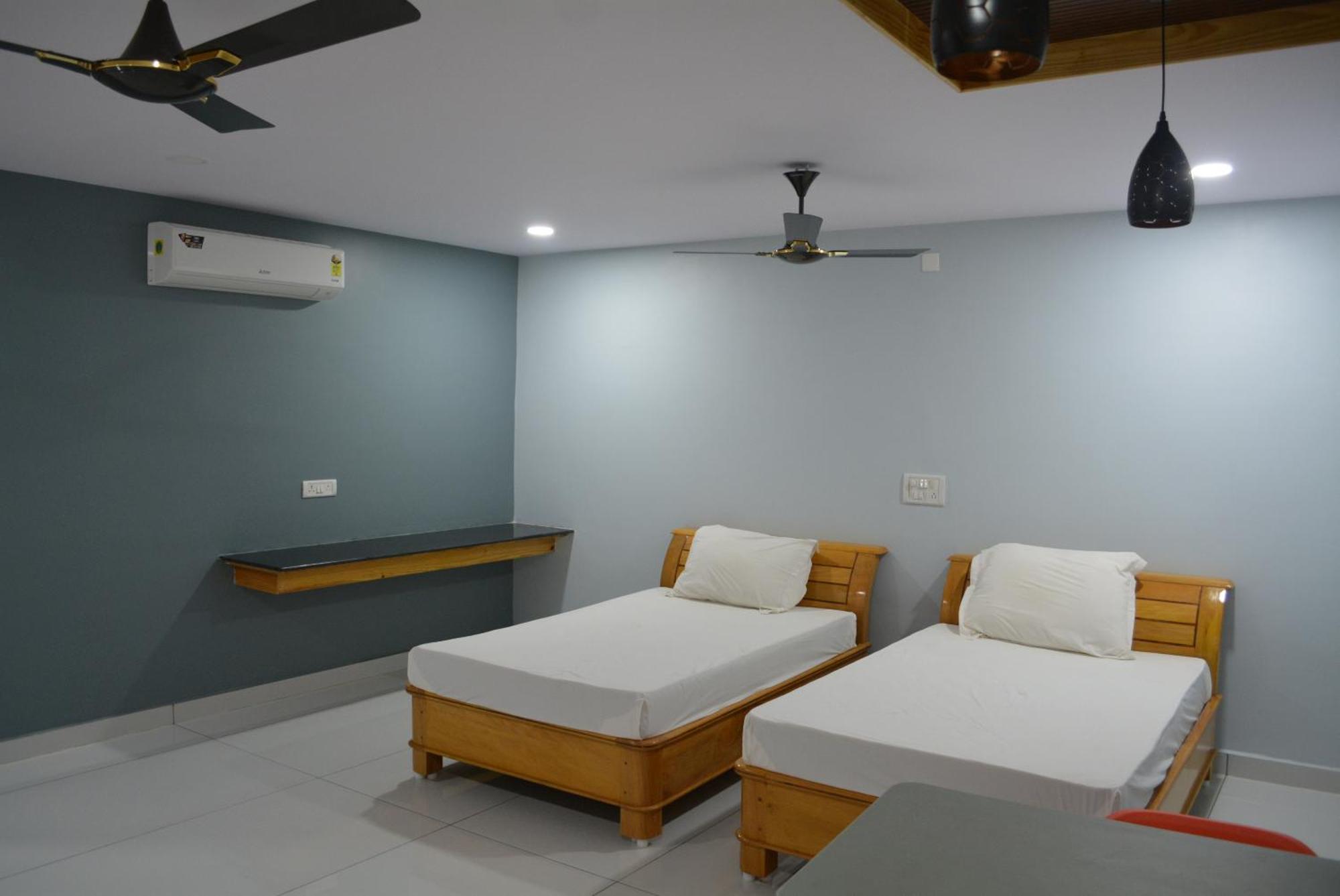Yanam Resorts Exteriér fotografie