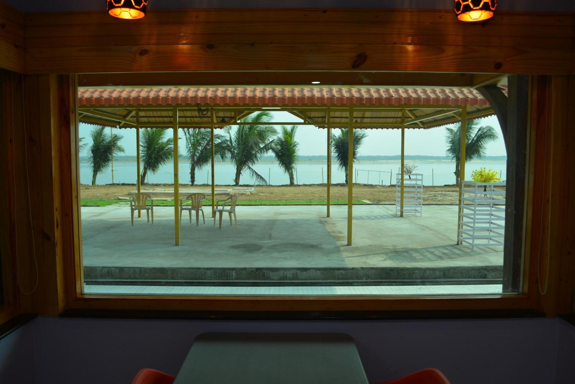 Yanam Resorts Exteriér fotografie