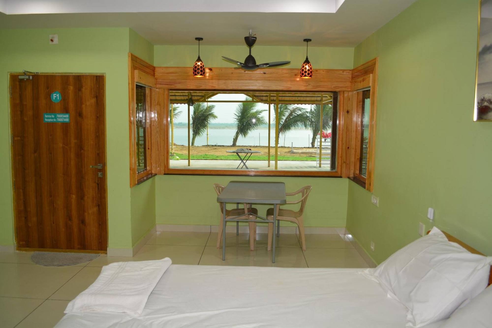 Yanam Resorts Exteriér fotografie