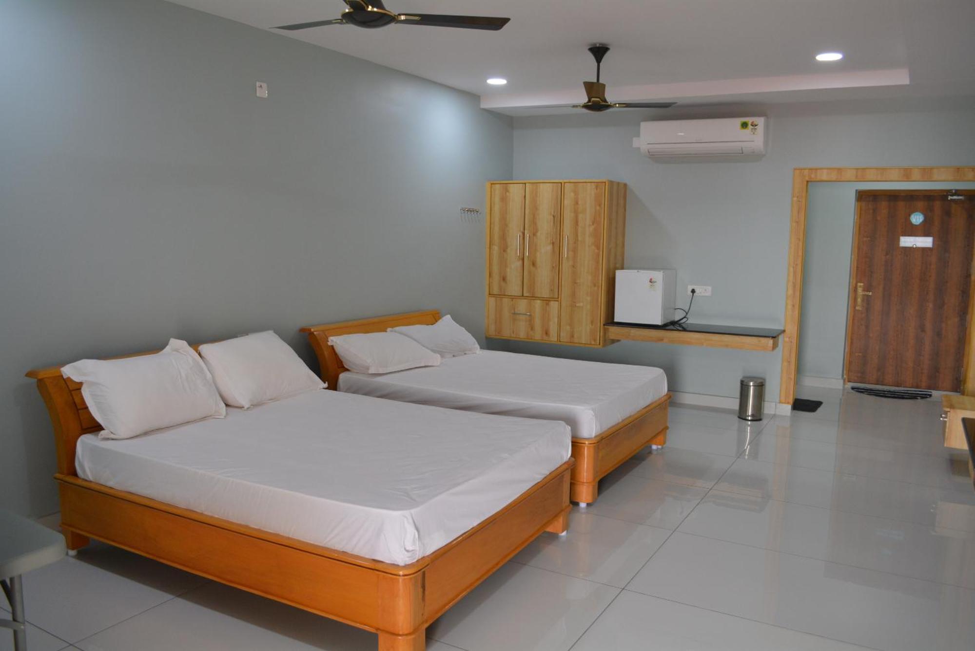 Yanam Resorts Exteriér fotografie
