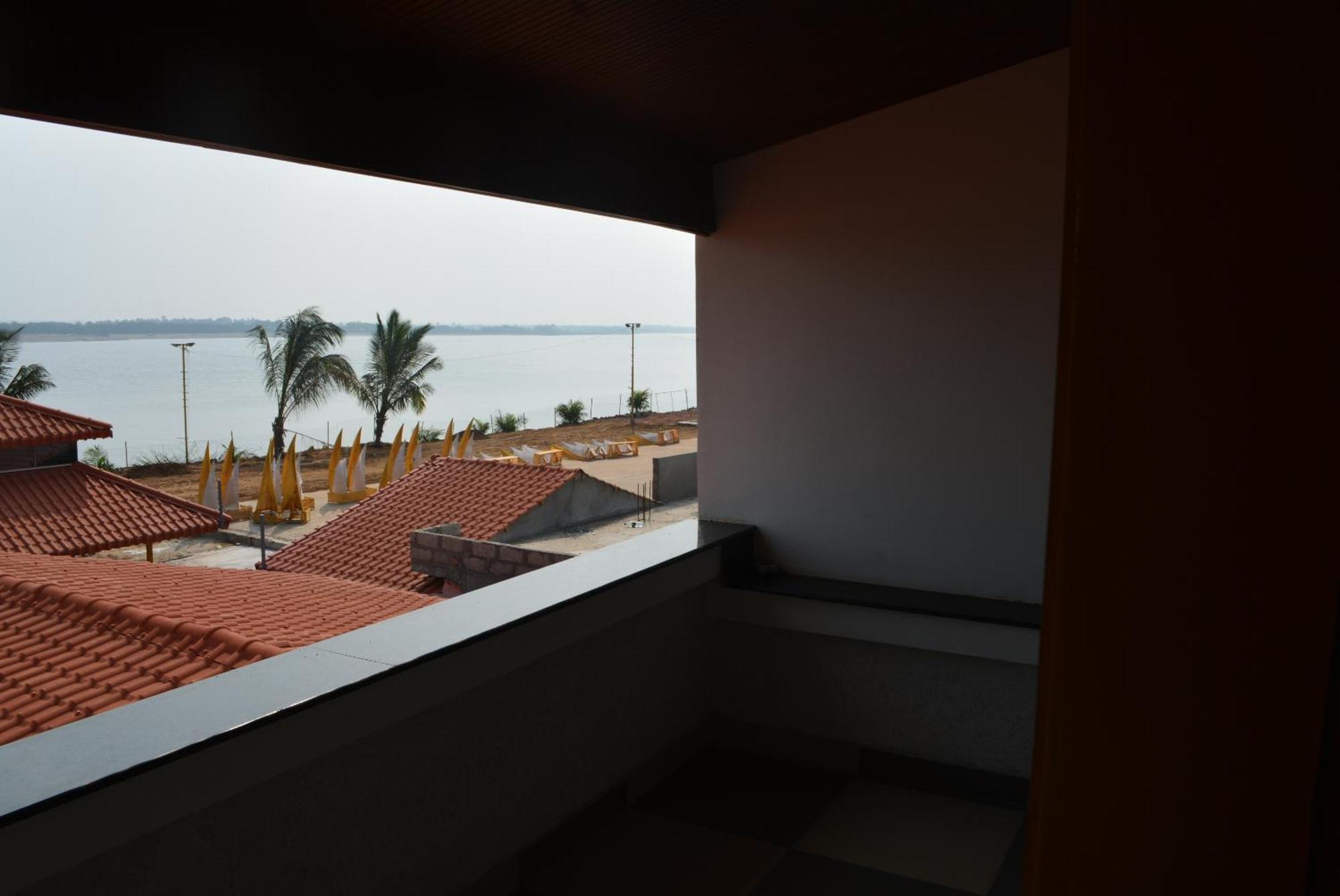 Yanam Resorts Exteriér fotografie