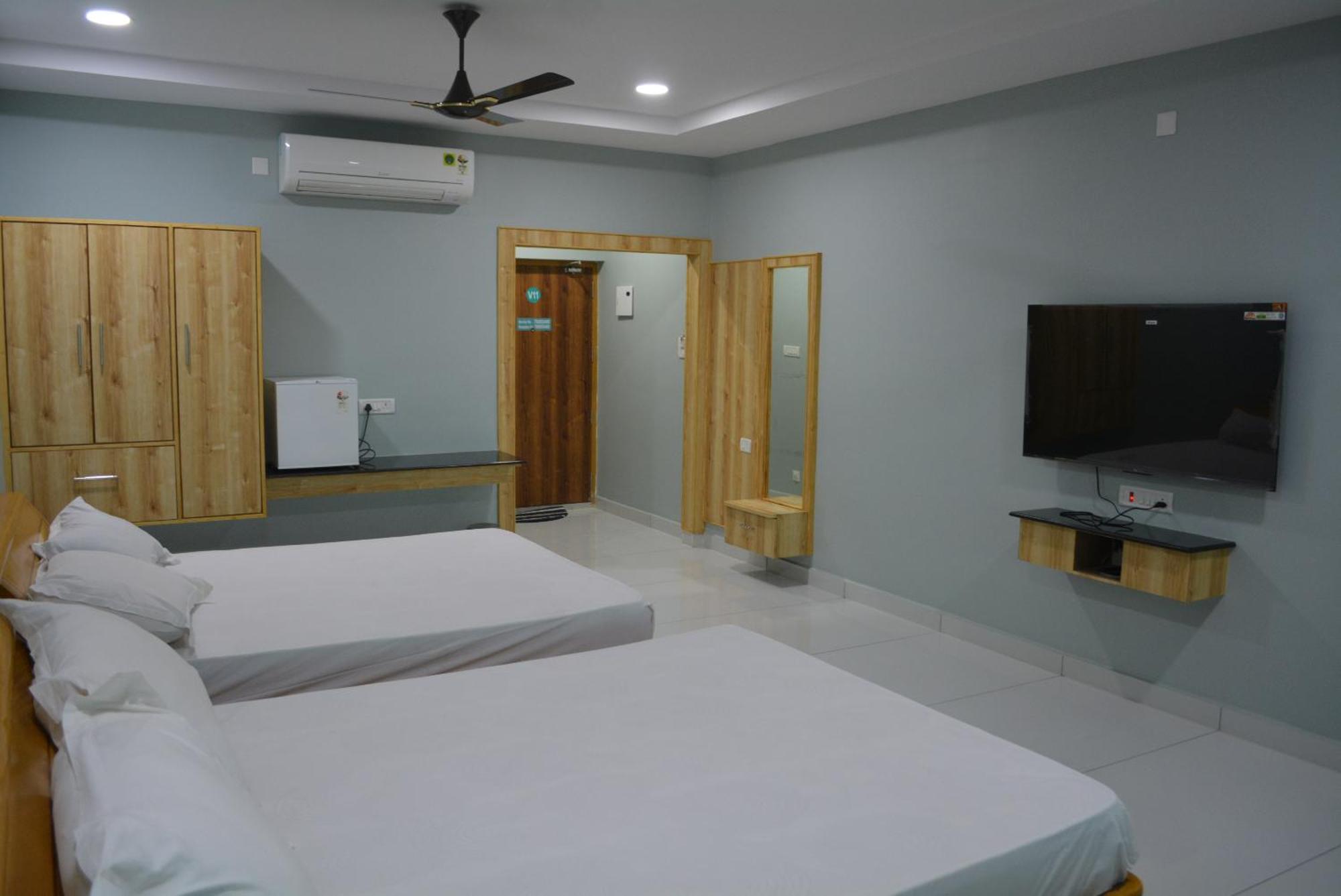 Yanam Resorts Exteriér fotografie