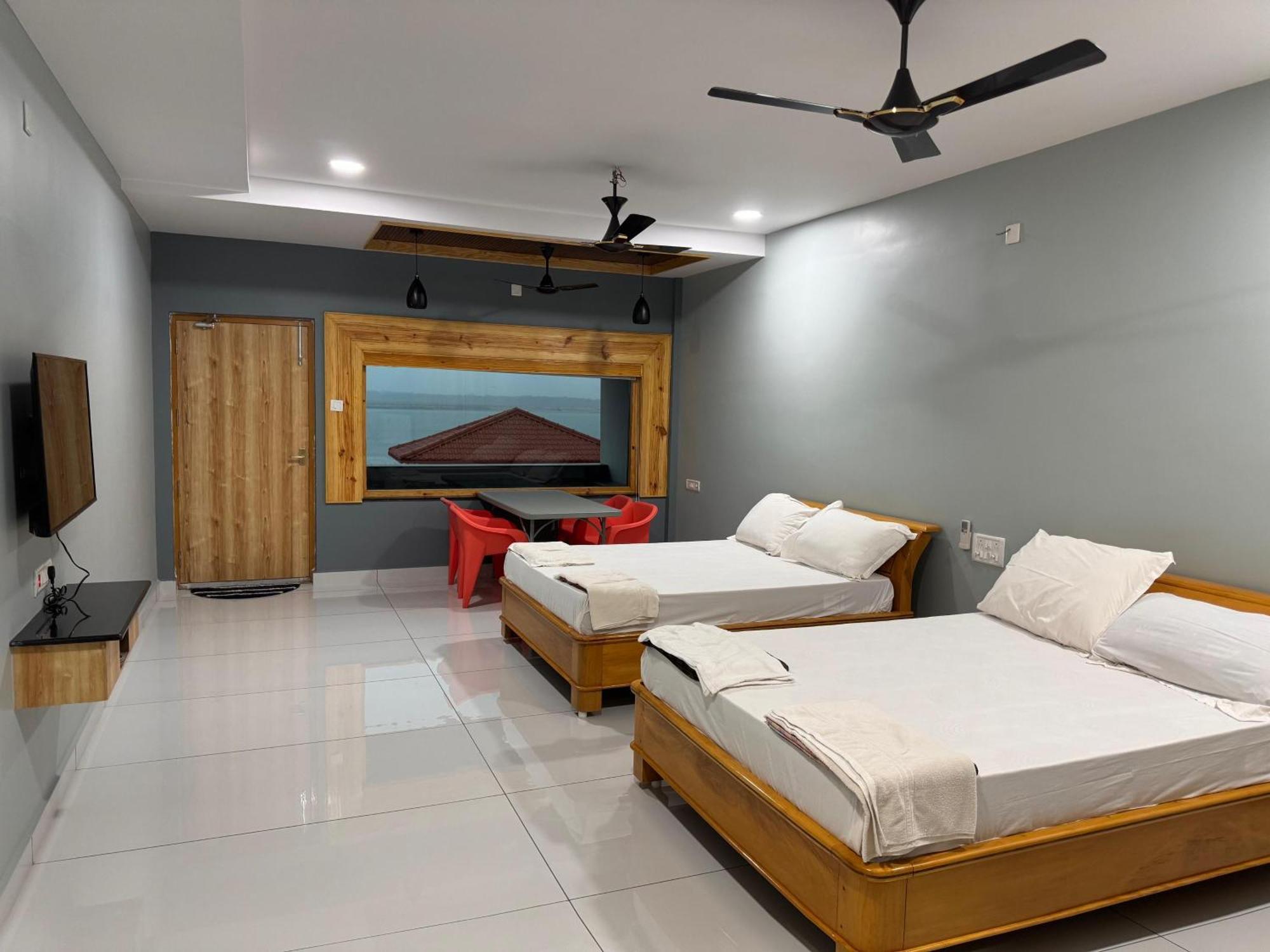 Yanam Resorts Exteriér fotografie